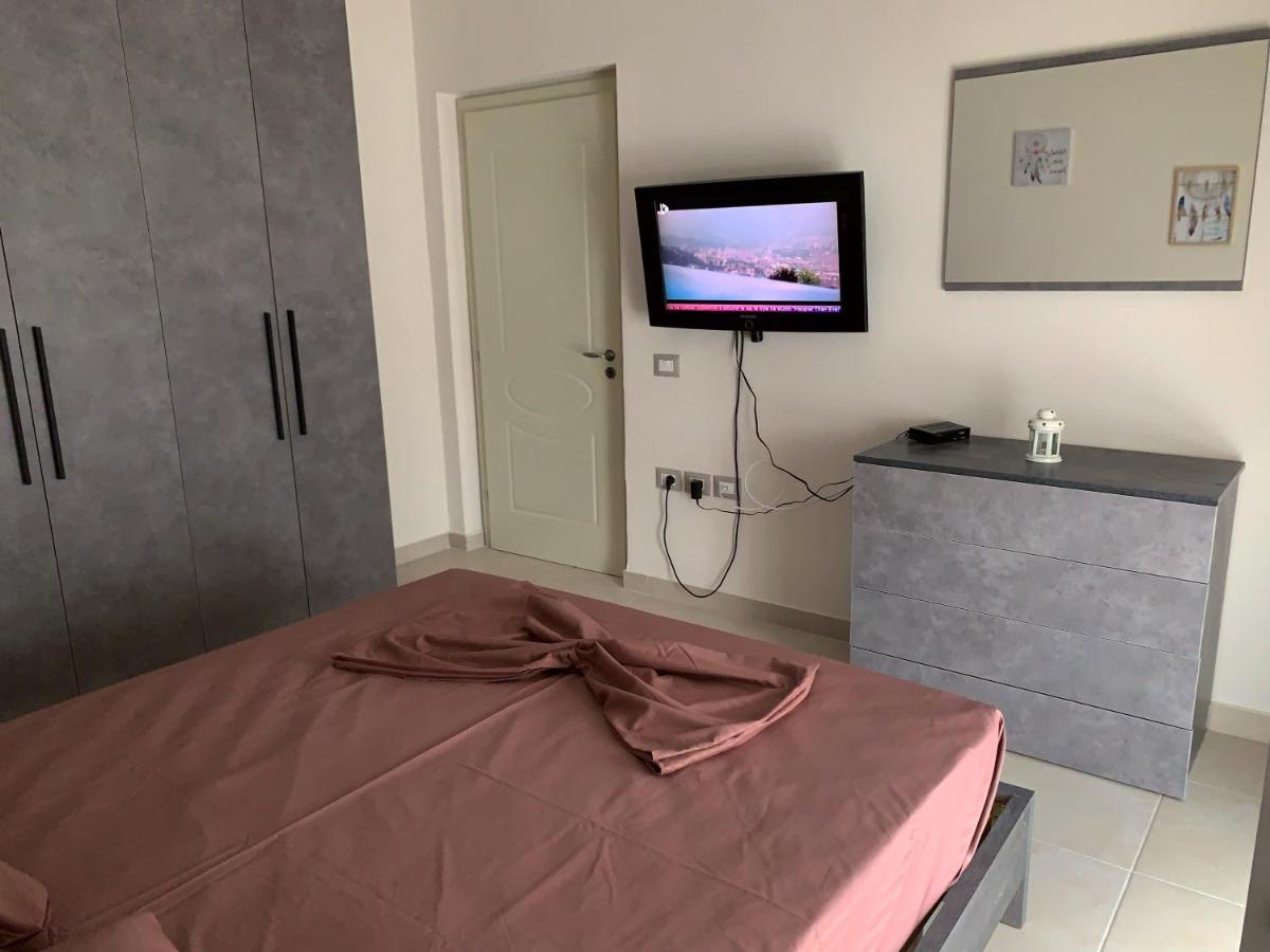 Jessica'S Apartment Tirana Exterior photo
